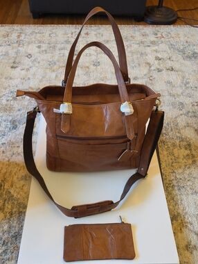 Zinria Brown Leather Tote Handbag with Removable Strap. NWOT
